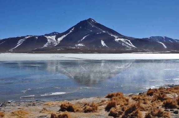 A Laguna Verde, a primeira de muitas lagoas altiplânicas na rota para a Laguna Colorada e o Salar de Uyuni, na Bolívia